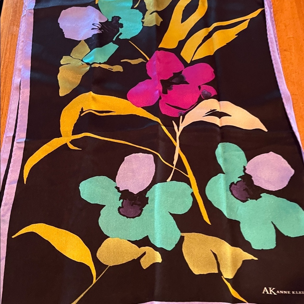 Vivid and Eye Catching Anne Klein Silk Scarf Very Long! Large Graphic Flowers - Picture 8 of 11
